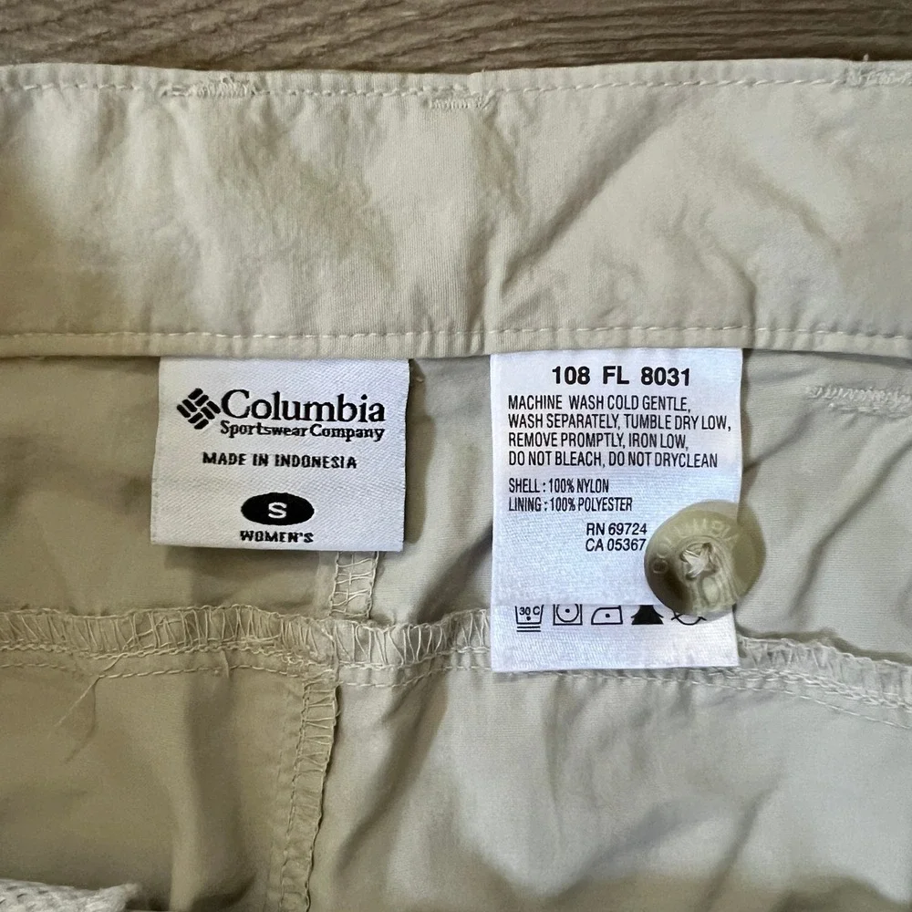 Columbia OmniShade Beige Khaki Embroidered Cargo Skort Womens‎ Small